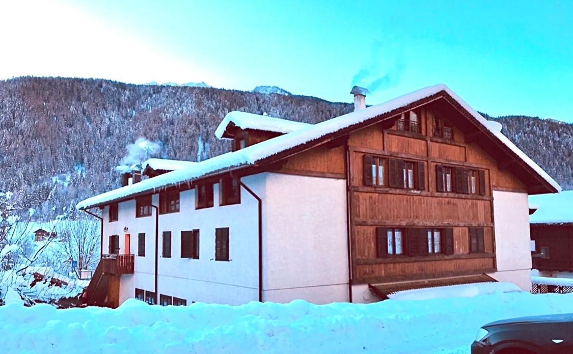 Casa Martini Apartment Mezzana  Bagian luar foto