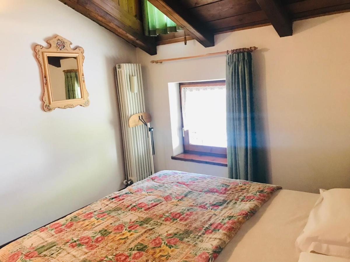 Casa Martini Apartment Mezzana  Bagian luar foto