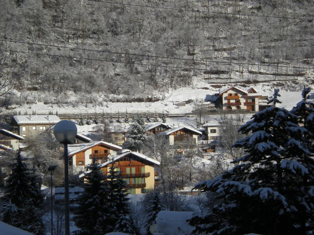 Casa Martini Apartment Mezzana  Bagian luar foto