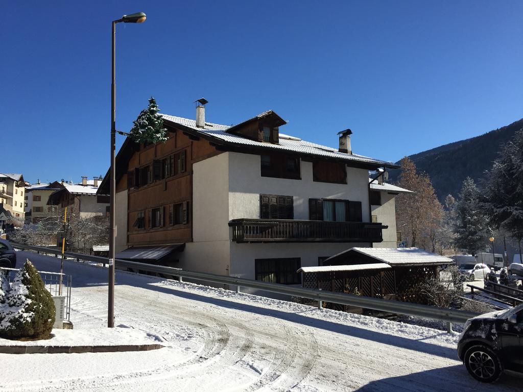 Casa Martini Apartment Mezzana  Bagian luar foto