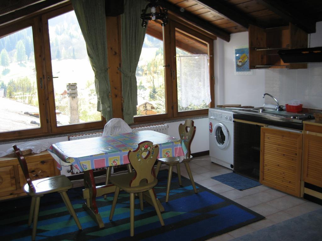 Casa Martini Apartment Mezzana  Bagian luar foto