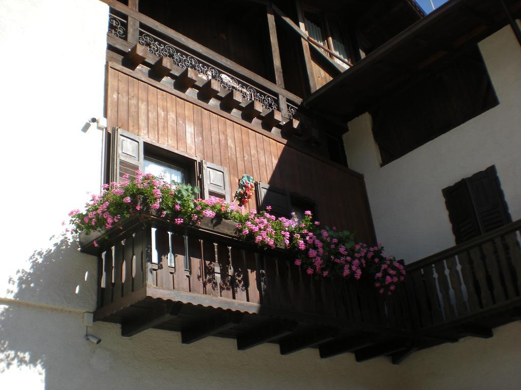 Casa Martini Apartment Mezzana  Bagian luar foto